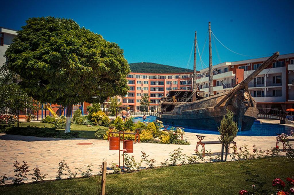Privilege Fort Beach - Menada Apartments Елените Экстерьер фото