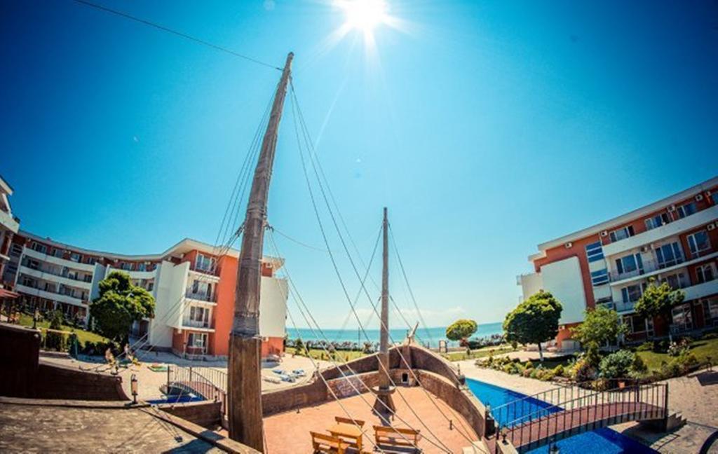 Privilege Fort Beach - Menada Apartments Елените Экстерьер фото