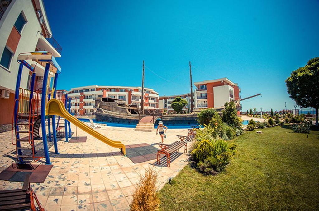 Privilege Fort Beach - Menada Apartments Елените Экстерьер фото