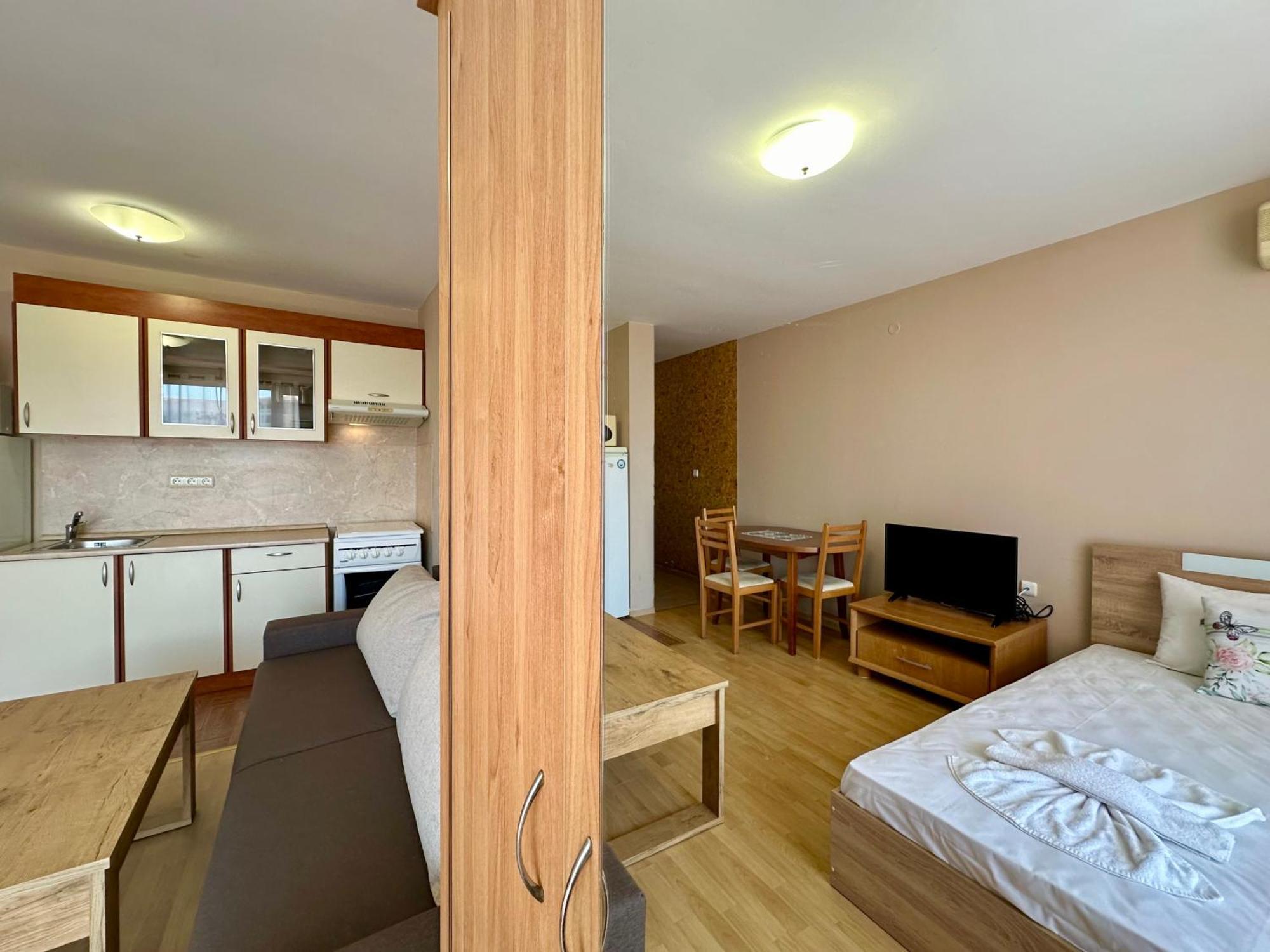 Privilege Fort Beach - Menada Apartments Елените Экстерьер фото