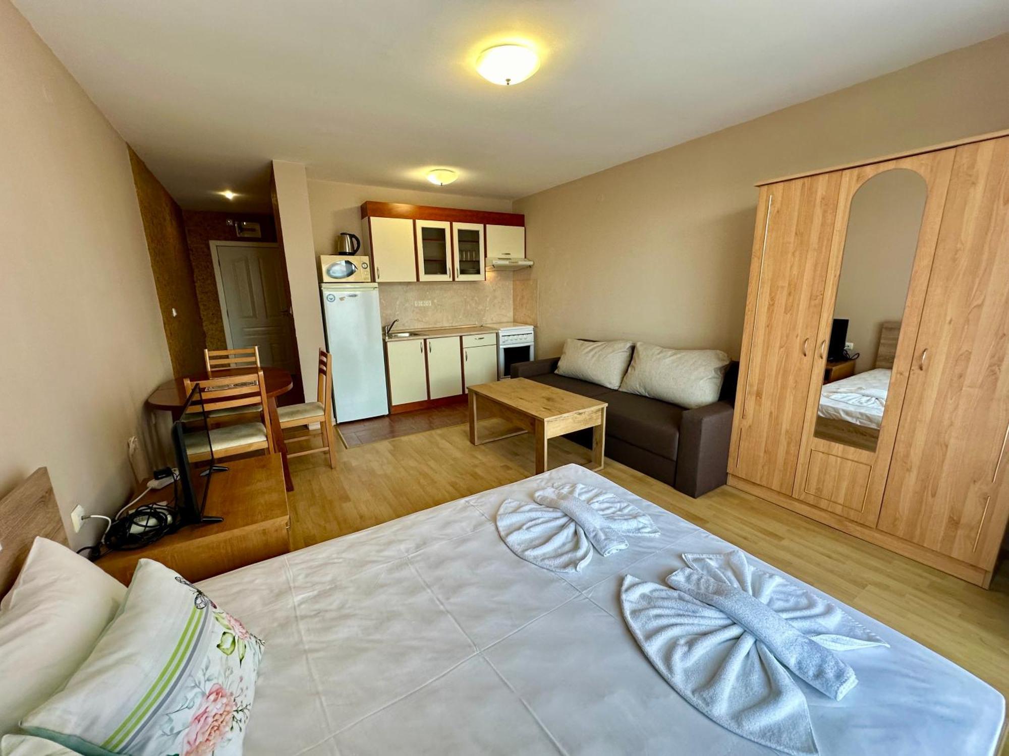 Privilege Fort Beach - Menada Apartments Елените Экстерьер фото