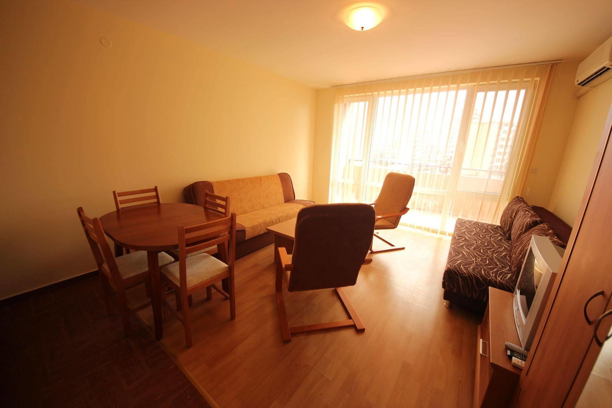 Privilege Fort Beach - Menada Apartments Елените Экстерьер фото