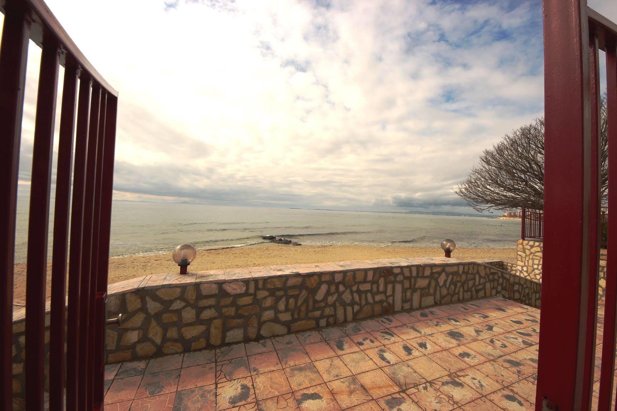 Privilege Fort Beach - Menada Apartments Елените Экстерьер фото